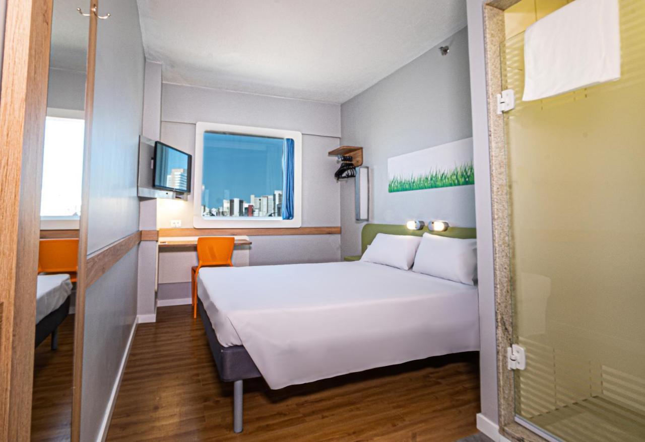 Ibis Budget Fortaleza Praia De Iracema מראה חיצוני תמונה