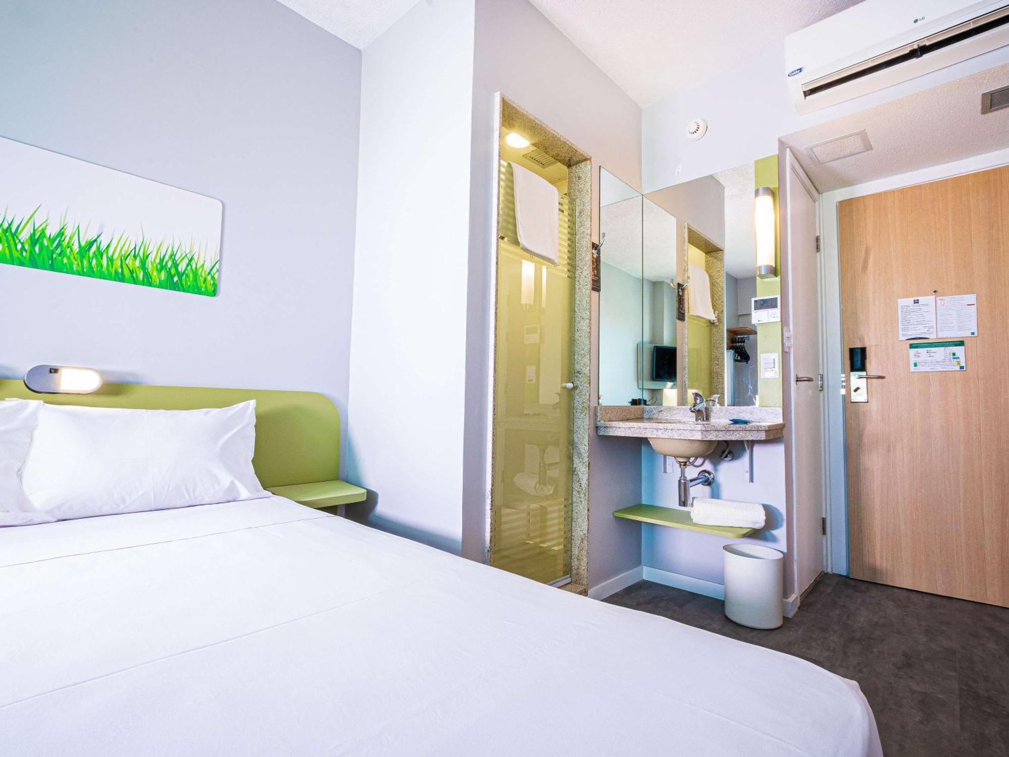 Ibis Budget Fortaleza Praia De Iracema מראה חיצוני תמונה